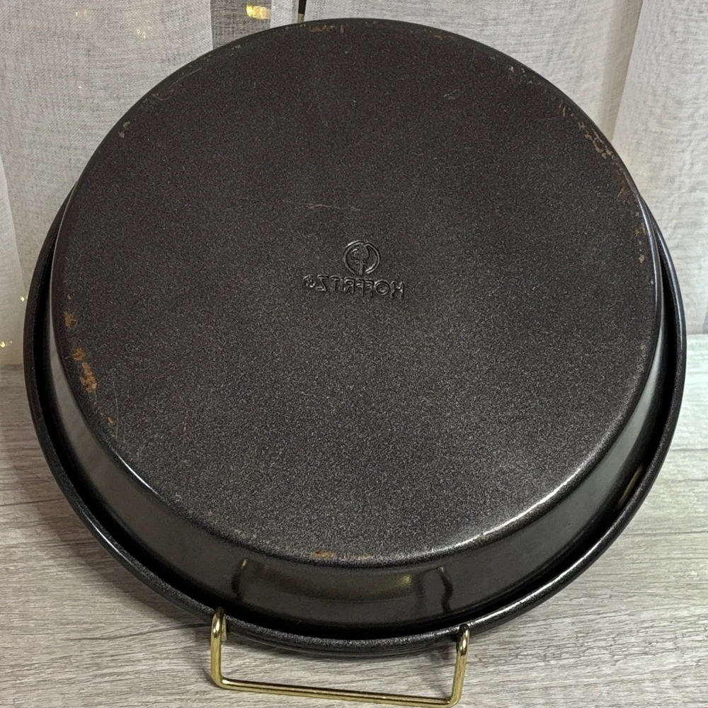 Hoffritz Nordic Ware Black Round Cake Pan Set